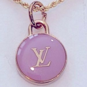 LV LOUIS VUITTON Light Purple Trunk & Bag Charm